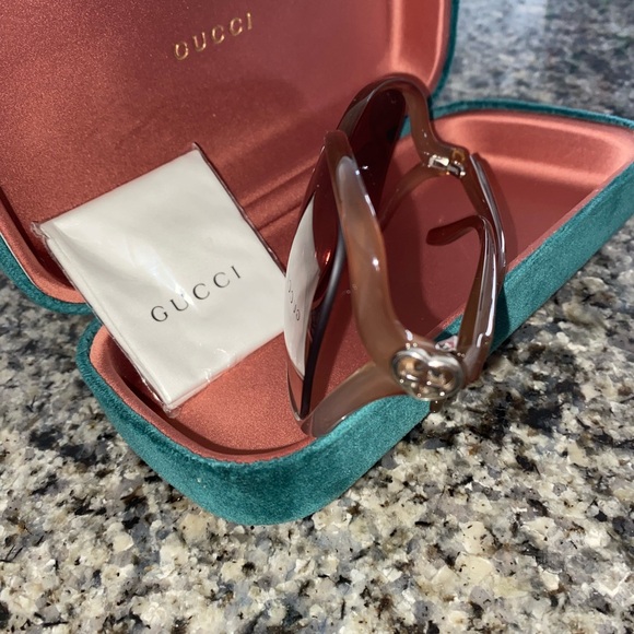 Gucci Sunglasses - Picture 6 of 11